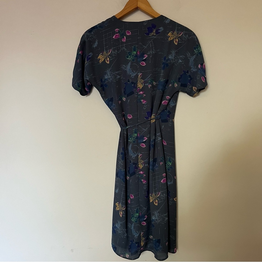 Babaton Wallace Wrap Dress Dark Floral Size XXS - Picture 7 of 9